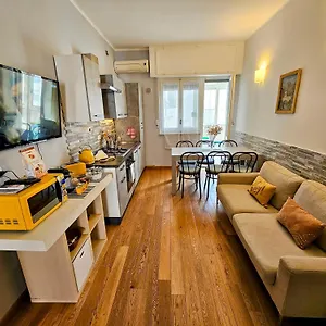 baribello-apartment-3-bedrooms-3-bathrooms-bari-central-station.barihotels.org/